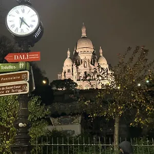 https://un-studio-au-pied-de-sacre-coeur-75018.fr-paris.fr